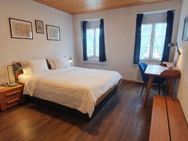 The Aarburg Hotel & Café : photo 2 de la chambre chambre supérieure lit queen-size