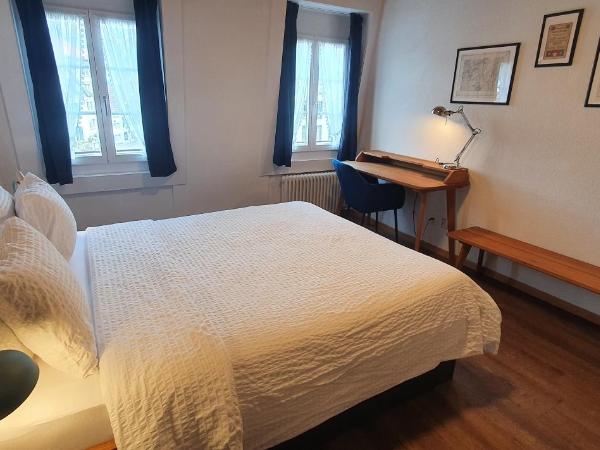 The Aarburg Hotel & Café : photo 9 de la chambre chambre supérieure lit queen-size