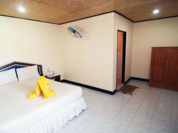 Lanta Coral Beach Resort : photo 4 de la chambre bungalow double avec ventilateur