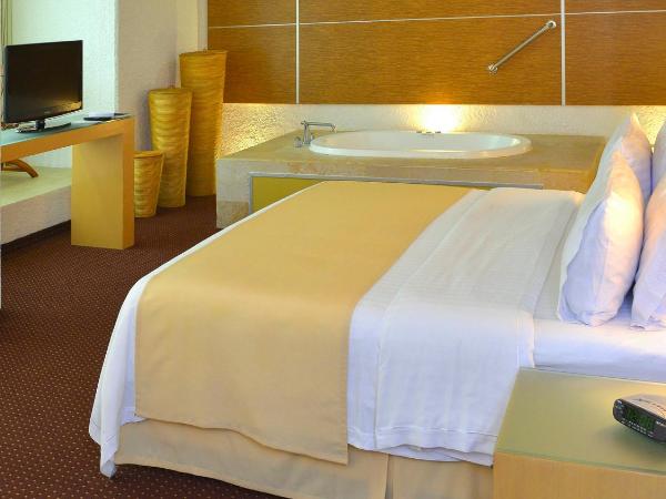 Holiday Inn Morelia, an IHG Hotel : photo 2 de la chambre suite lit king-size