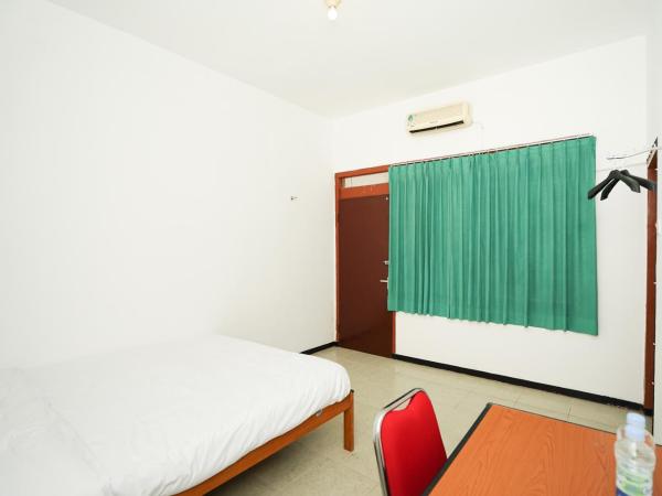 Merapi Inn Surabaya by ecommerceloka : photo 4 de la chambre chambre double standard