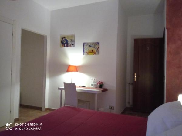 Bed & Breakfast Fontanarossa Airport -Private Parking- : photo 3 de la chambre chambre double deluxe avec balcon