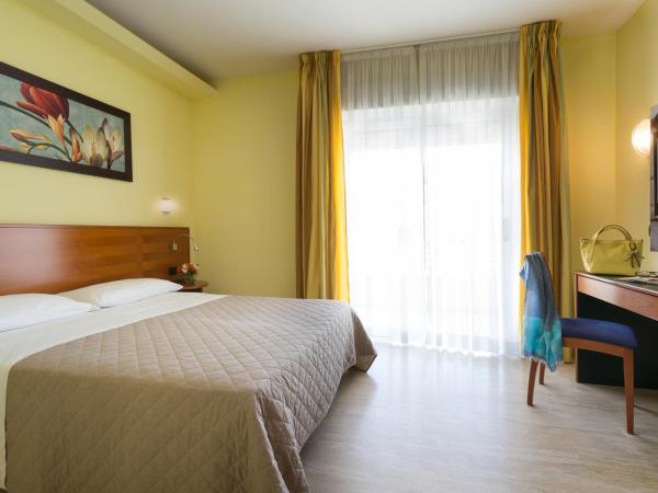 Astoria Suite Hotel : photo 4 de la chambre suite avec balcon