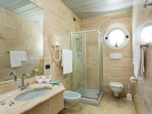 Astoria Suite Hotel : photo 2 de la chambre chambre - rez-de-chaussée