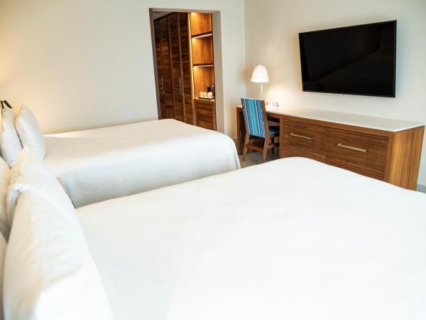 Emporio Cancun - Buy All Inclusive Option : photo 5 de la chambre hébergement double réservé(e) aux adultes avec accès direct à la piscine - côté océan