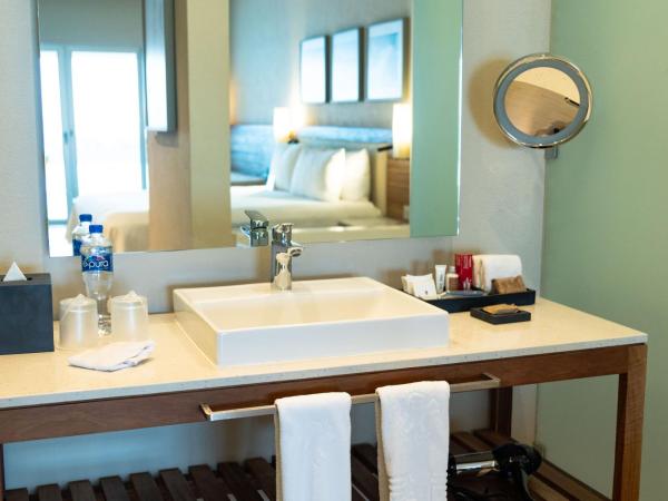 Emporio Cancun - Buy All Inclusive Option : photo 10 de la chambre hébergement lit king-size réservé(e) aux adultes avec accès direct à la piscine - côté océan