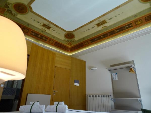 Le Quattro Stagioni - Rooms & Suite : photo 6 de la chambre suite avec balcon