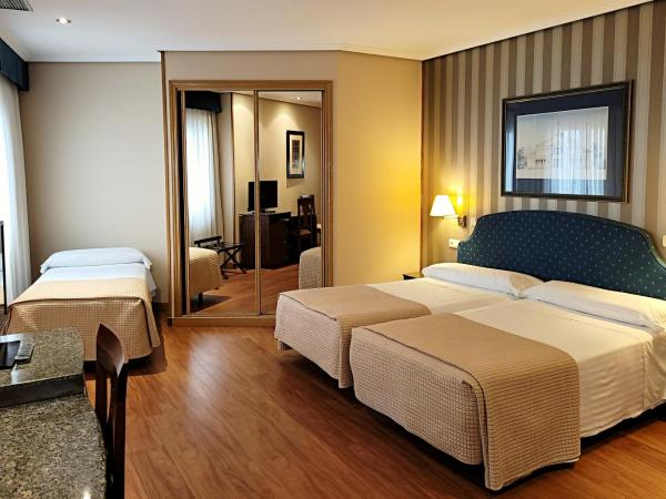 Hotel Imperial : photo 1 de la chambre chambre double avec lit d'appoint