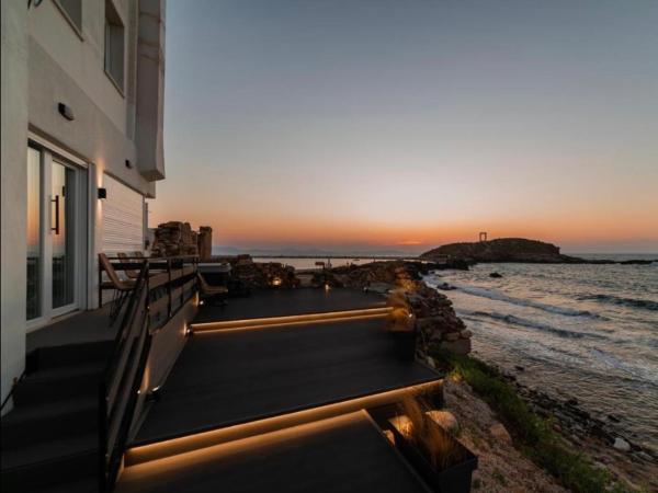 Portara Seaside Luxury Suites : photo 1 de la chambre appartement - vue sur mer