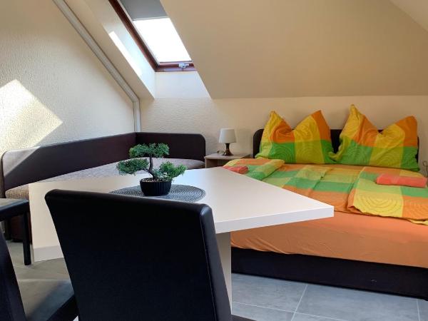 Balaton Kinizsi Apartman : photo 9 de la chambre chambre familiale