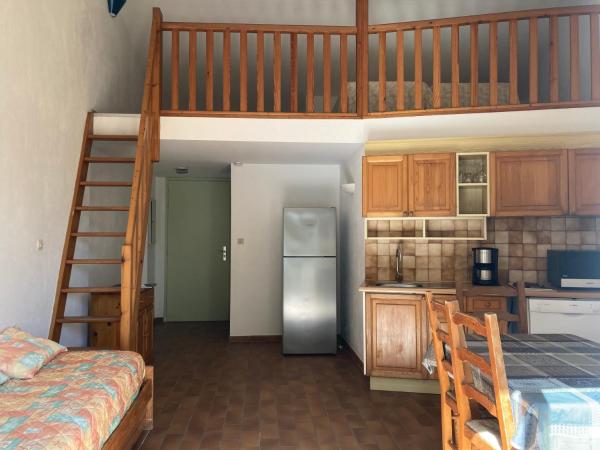 Parc et Résidence le Provençal : photo 4 de la chambre one bedroom apartment with terrace and mezzanine