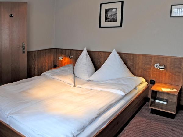 Hotel und Landhaus 'Kastanie' : photo 6 de la chambre chambre double