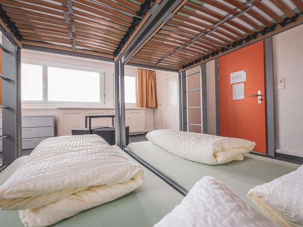 Arosa Mountain Lodge : photo 2 de la chambre chambre familiale avec salle de bains