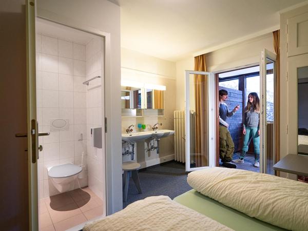 Arosa Mountain Lodge : photo 4 de la chambre chambre double avec salle de bains privative