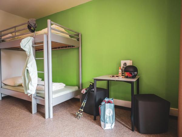 Arosa Mountain Lodge : photo 3 de la chambre chambre lits jumeaux avec salle de bains commune