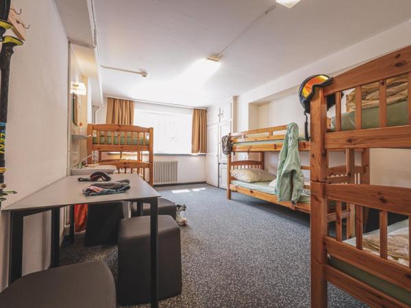 Arosa Mountain Lodge : photo 5 de la chambre dortoir mixte de 6 lits