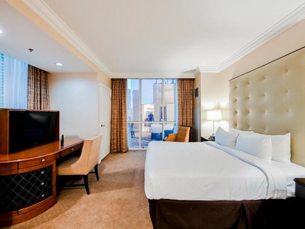 Signature Rental by Owner Direct : photo 1 de la chambre penthouse floor two-bedroom - strip view & balcony