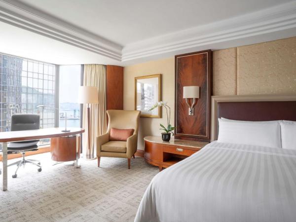 Kowloon Shangri-La, Hong Kong : photo 1 de la chambre chambre lit king-size deluxe - vue latérale sur port