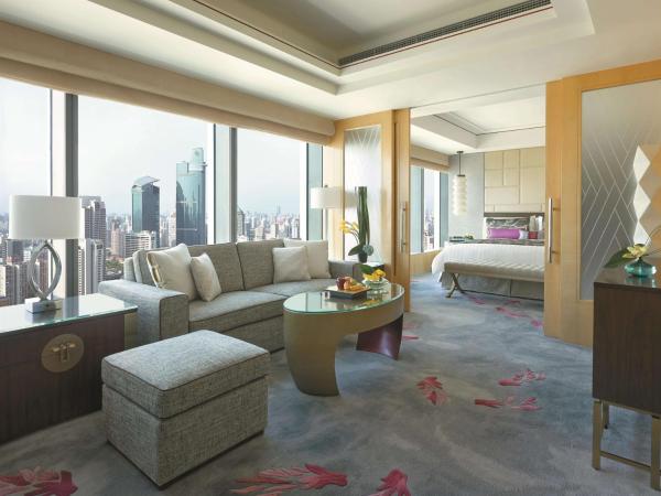 Jing An Shangri-La, Shanghai : photo 3 de la chambre hébergement lit king-size club exécutif horizon