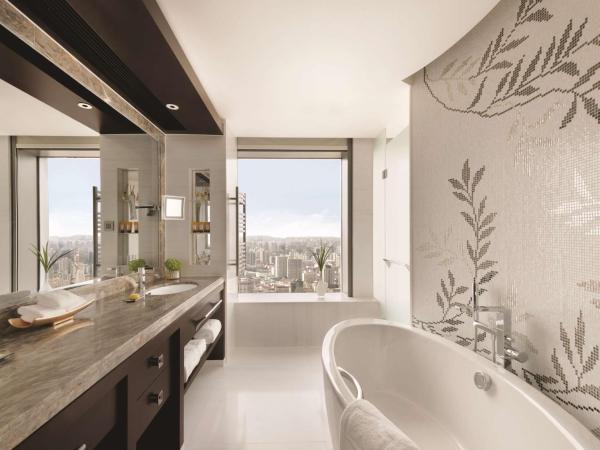 Jing An Shangri-La, Shanghai : photo 4 de la chambre hébergement lit king-size grand premier - club horizon