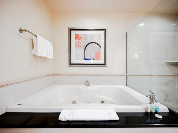 Signature Rental by Owner Direct : photo 9 de la chambre studio two-bedroom - strip view & balcony