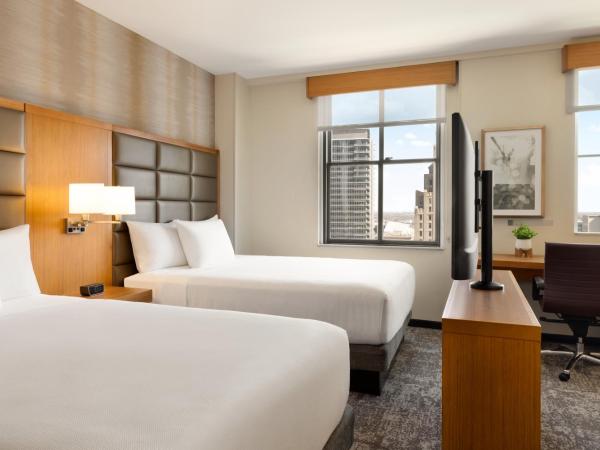 Hyatt Place Houston Downtown : photo 6 de la chambre chambre standard avec 2 lits queen-size et canapé-lit