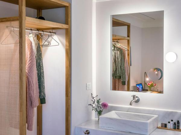 Niche Hotel Athens : photo 10 de la chambre chambre alcôve