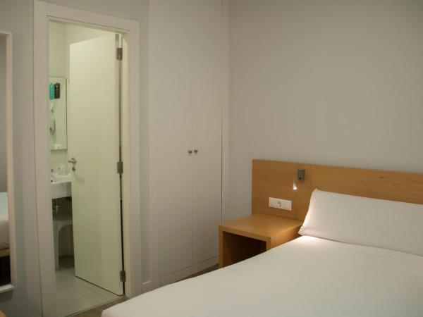 Alda Alborán Rooms : photo 9 de la chambre chambre double Économique