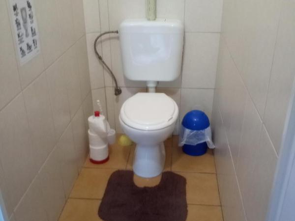 Budai Vám Apartmanház : photo 2 de la chambre chambre double avec salle de bains commune