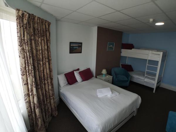 The Hopton Hotel : photo 3 de la chambre chambre quadruple avec baignoire