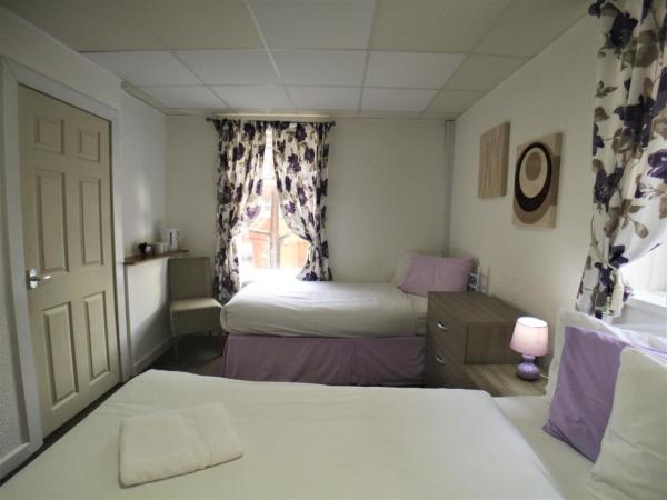 The Hopton Hotel : photo 4 de la chambre chambre familiale avec douche 