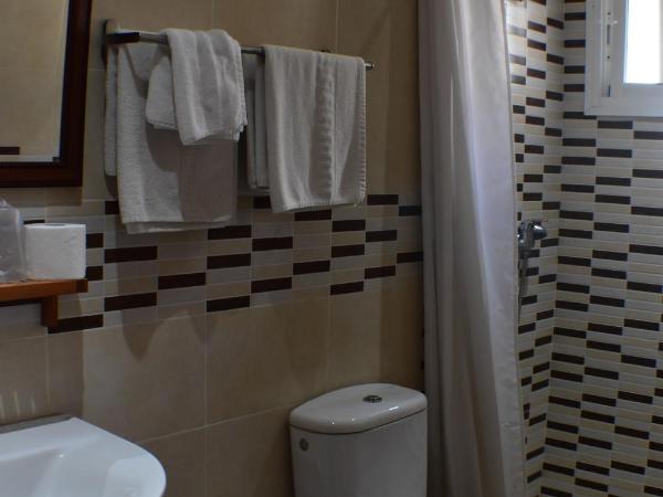 Hostal Alamare : photo 5 de la chambre chambre triple