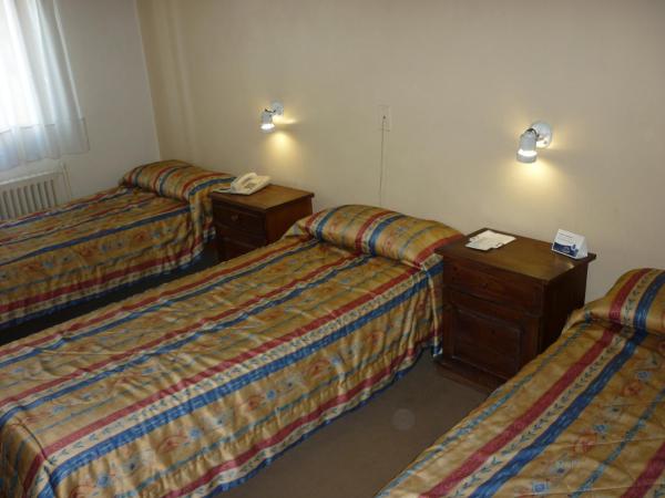 Hotel Puerta del Sol : photo 3 de la chambre chambre triple standard