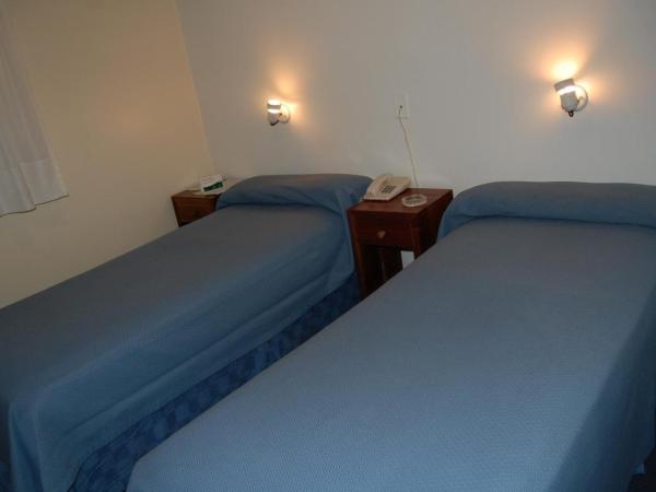 Hotel Puerta del Sol : photo 3 de la chambre chambre lits jumeaux