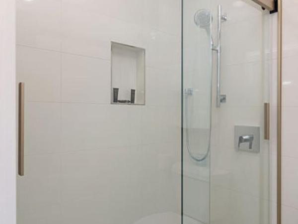 Sands Of La Jolla : photo 2 de la chambre chambre familiale avec salle de bains privative