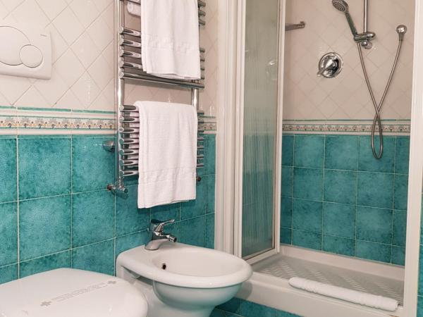 Hotel La Vue d'Or : photo 7 de la chambre chambre quadruple avec balcon