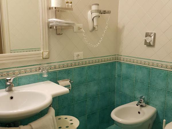 Hotel La Vue d'Or : photo 2 de la chambre chambre double avec balcon