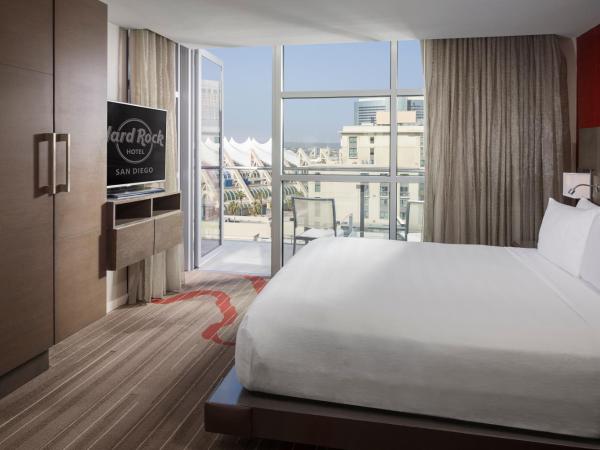 Hard Rock Hotel San Diego : photo 3 de la chambre woodstock suite 1 king bed