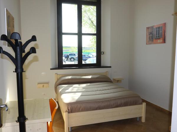 Student's Hostel Parma : photo 10 de la chambre chambre double