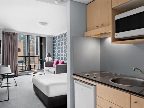 Mantra Sydney Central : photo 3 de la chambre studio lit queen-size