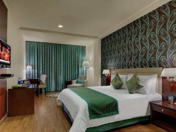Royalton Hyderabad Abids : photo 6 de la chambre privilege room  with 15% discount on food( at bistro restaurant)