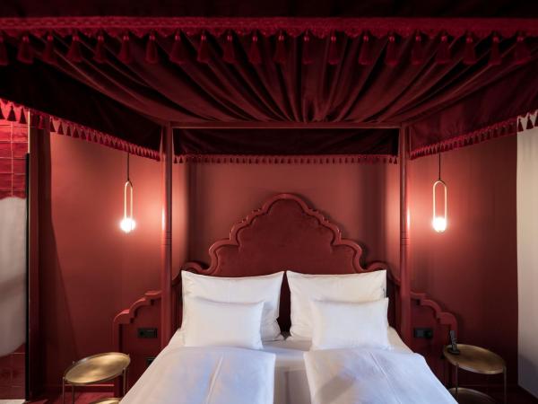 Altstadthotel Weisses Kreuz : photo 2 de la chambre suite mozart