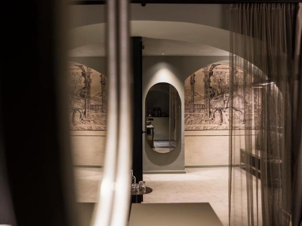 Altstadthotel Weisses Kreuz : photo 6 de la chambre tiroler suite