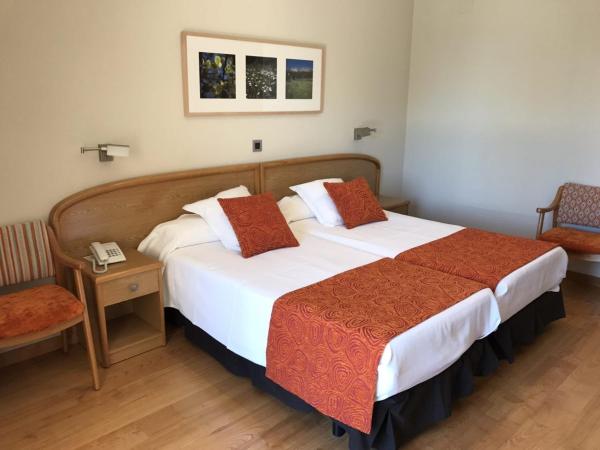 Hotel Tanit : photo 4 de la chambre chambre double ou lits jumeaux avec balcon