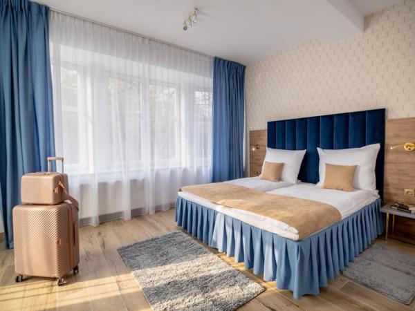 Helios Aparthotel : photo 1 de la chambre chambre familiale avec balcon