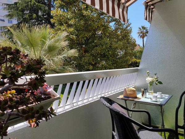 Hôtel Victoria : photo 6 de la chambre chambre double classique avec balcon - vue sur jardin