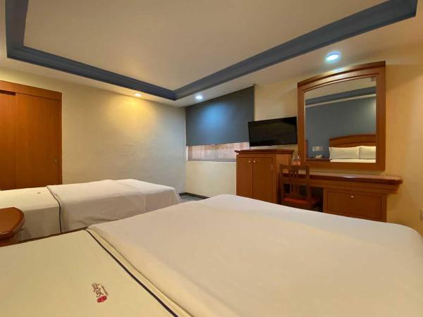 Hotel San Diego : photo 3 de la chambre chambre double avec 2 lits doubles