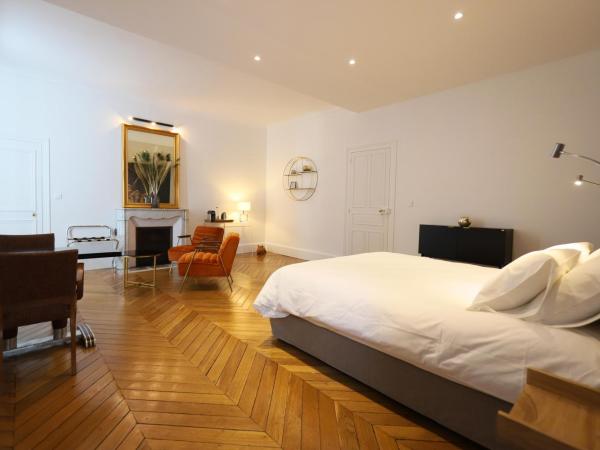 DEMEURE DES CORDELIERS avec parking privé : photo 5 de la chambre chambre lit king-size deluxe