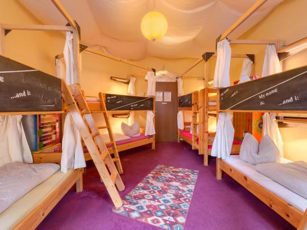 Hostel Lollis Homestay Dresden : photo 3 de la chambre lit dans dortoir de 8 lits 