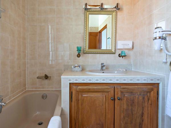 Le Château de Mei Lese : photo 7 de la chambre suite standard (4 adultes) avec balcon – vue sur mer